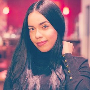 Meet your Posher, Gabriela